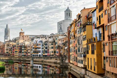 Vive las Ferias de Sant Narcís desde el corazón de Girona con el Hotel Peninsular